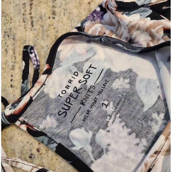 New! Torrid Size 1X Super Soft Knits Black Floral Cold Shoulder Top Rayon Blend - Picture 10 of 13